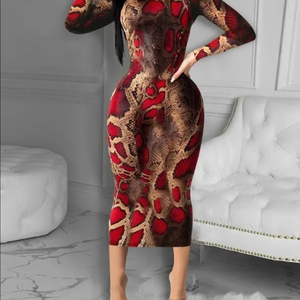 Chic Me long sleeve snakeskin print bodycon dress